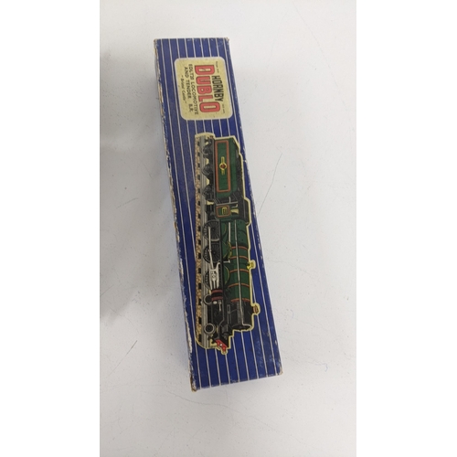 240 - A boxed Hornby Dublo 00 gauge EDLT20 Locomotive and Tender Bristol Castle Location:R2.4
If there is ... 