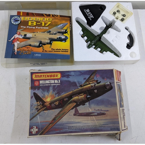 353 - Two model plane boxed sets to include an Atlas Editions Military Giants of the Sky Boeing B-17, and ... 