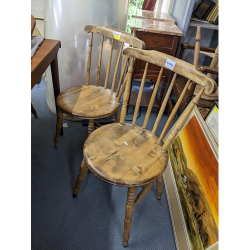 272 - A set of six early 20th century spindle back penny seat kitchen chairs Location:LAB/.A2B
If there is... 