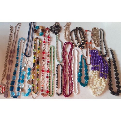 139 - A large quantity of costume jewellery to include late 20th Century to modern day bead necklaces to i... 