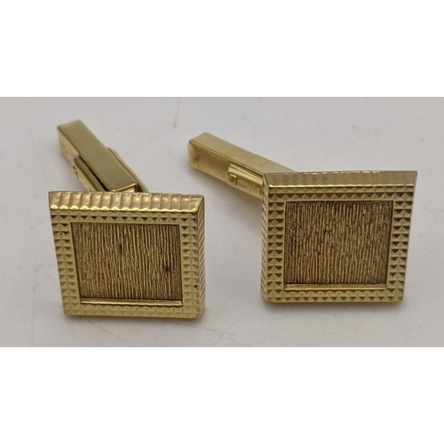 52 - A pair of 9ct gold square shaped cuff links, 8.6g in a fitted case
Location:CAB6
If there is no cond... 