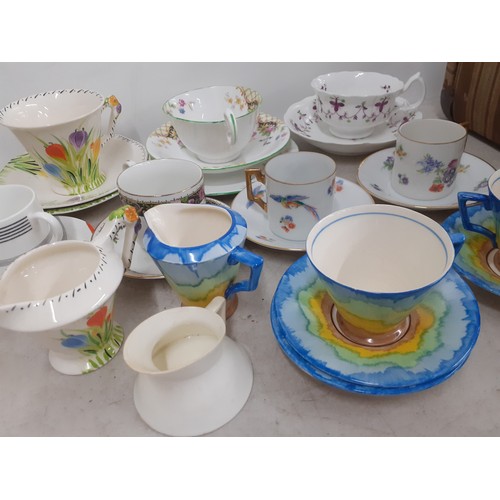 209 - Late 19th century and later tea cups and saucers, a small quantity of Hancock's 'Ivory Ware' hand-pa... 