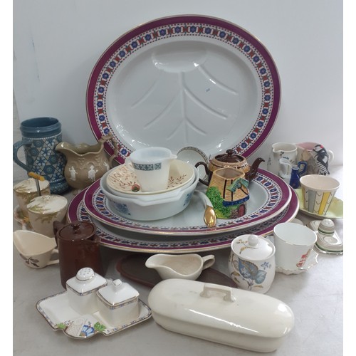 211 - Vintage pottery and china tableware and ornaments to include three Worcester graduating meat plates ... 