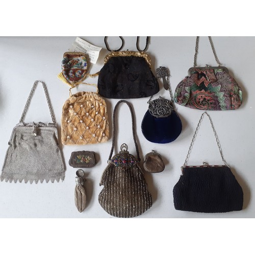 81 - A group of vintage evening and occasional bags and coin purses to include an early 20th Century Mapp... 