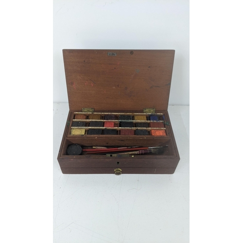 180 - A vintage watercolour artist box
Location:1.2
If there is no condition report shown, please request