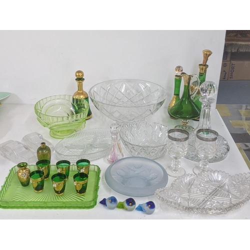 238 - Mixed glassware to include a pair of etched wine glasses, a Victorian gilt green scent bottle, Venet... 