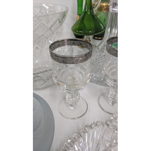 238 - Mixed glassware to include a pair of etched wine glasses, a Victorian gilt green scent bottle, Venet... 