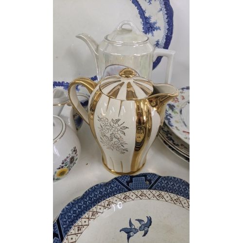 318 - Mixed ceramics to include a blue and white platter and plates, Royal Crown Derby and others Location... 