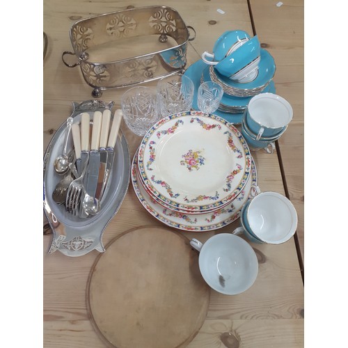 461 - A large mixed lot to include Royal Worcester Evesham china, vintage gents ties, Colclough tea-ware, ... 