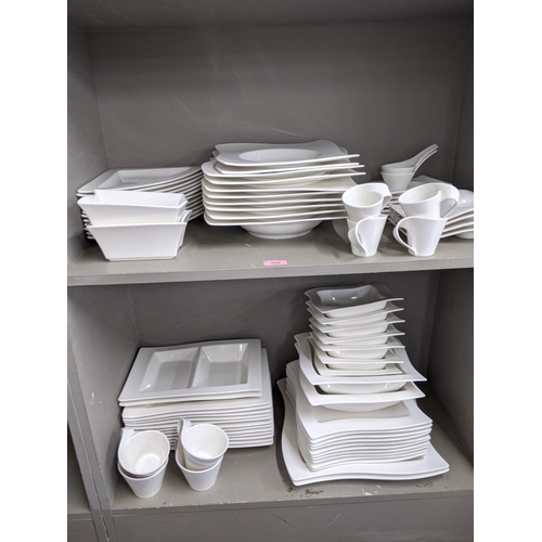 259 - A Villeroy & Boch dinner service, all white in a minimalistic design
Location: R:2.4/R:2.5
If there ... 