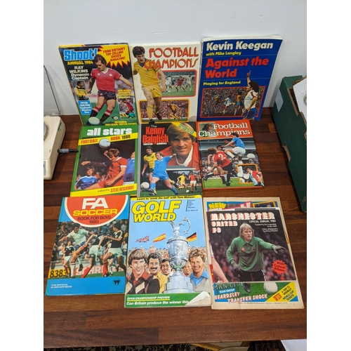 262 - Various books and annuals , to include FA Soccer book for boys 1980, Blakes 7 annual 1979, Davy Croc... 