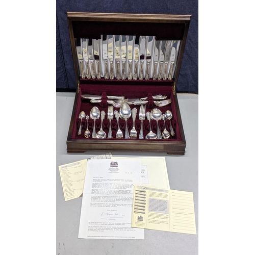 289 - An 86 piece Mulberry Hall Sheffield canteen of cutlery to include eight seven piece settings, eight ... 