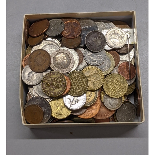 290 - Miscellaneous coins to include a Maltese LM1, half crowns, new 5p and 10ps, three pence pieces and o... 