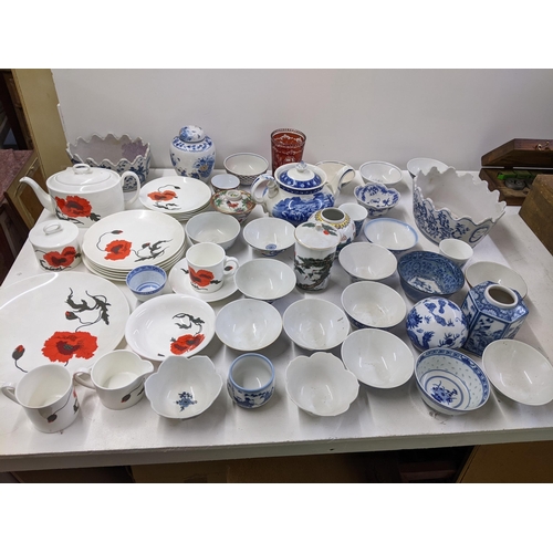 30 - A mixed lot of ceramics to include a Wedgwood Susie Cooper design 'Corn Poppy' part tea set, a Ville... 