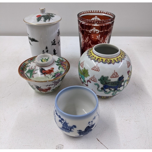 30 - A mixed lot of ceramics to include a Wedgwood Susie Cooper design 'Corn Poppy' part tea set, a Ville... 