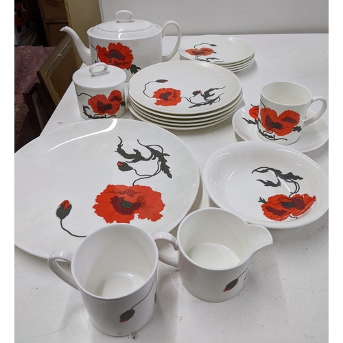 30 - A mixed lot of ceramics to include a Wedgwood Susie Cooper design 'Corn Poppy' part tea set, a Ville... 