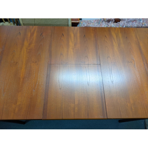 32 - A 1970's teak extending dining table, with an additional leaf
Location: A2B
If there is no condition... 