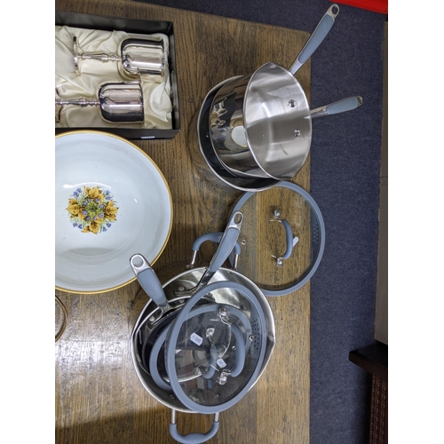 323 - A mixed lot to include two Arthur Price silver plated drinking vessels, a large Franklin Mint bowl a... 