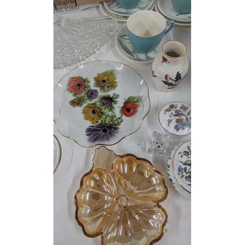 378 - Mixed ceramics and glassware to include Wedgwood trinkets, a part tea service, a stoneware glaze tea... 