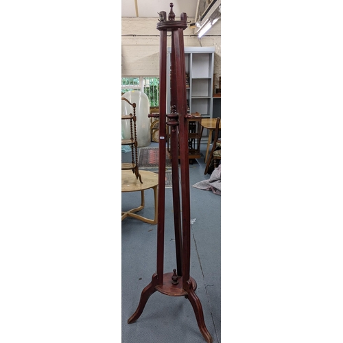 394 - A 20th century hall coat stand measuring approx. 2m in height Location:A2F
If there is no condition ... 