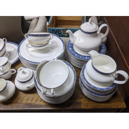 470 - A Royal Doulton Atlanta tea and dinner service comprising approx. 103 pieces Location:G
If there is ... 