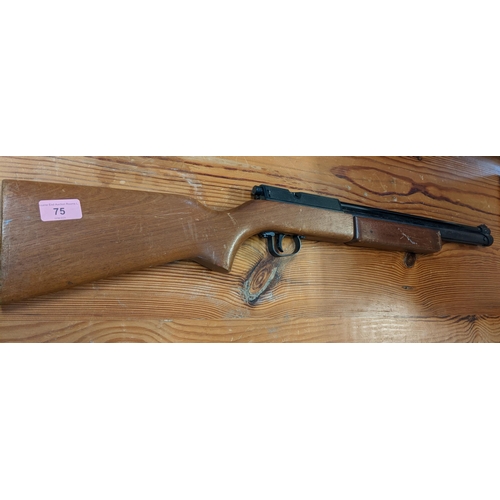 75 - A Sharp Innora Japanese metallic air rifle, calibre .22
Location: LWF
If there is no condition repor... 