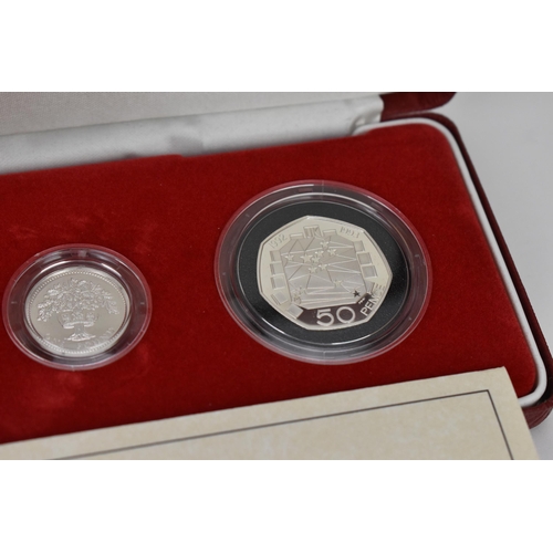 36 - United Kingdom - Elizabeth II (1952-2022), 1992 Silver Proof Four-Coin Set, comprising of One Pound,... 