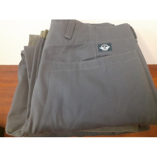 166 - A group of gents trousers comprising Dockers khakis 38