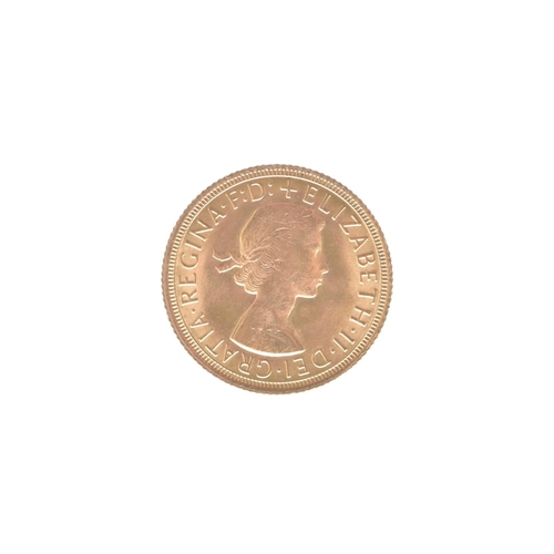 1 - United Kingdom - Elizabeth II (1952-2022), 1966 Gold Sovereign, featuring Mary Gillicks iconic first... 