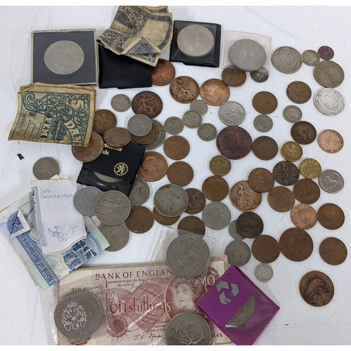 523 - Mixed coins to include half Crowns, pennies and others, together with banknotes Location:CAB
If ther... 