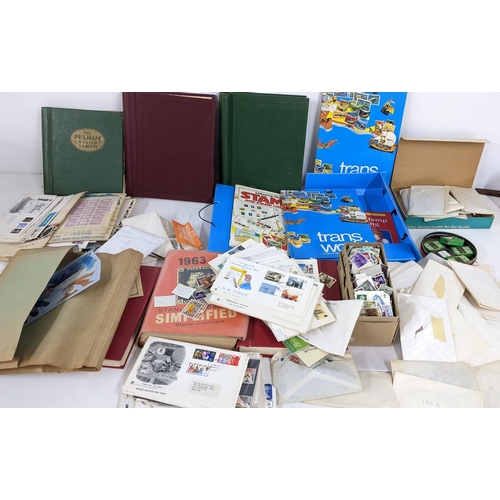 527 - A collection of stamps and First Day covers from around the world, in albums and loose Location: RAM... 