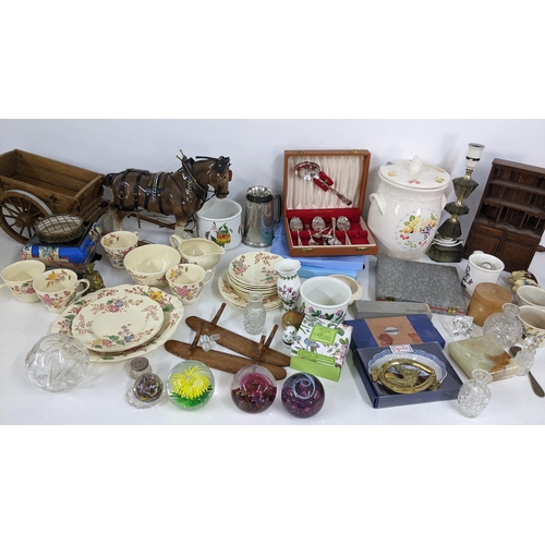 533 - A mixed lot to include Caithness and Selkirk paperweights, cased cutlery, Wedgwood and other items
L... 