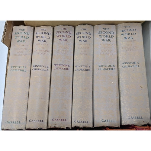 559 - Vintage books to include all eight volumes of 'The Harmsworth Encyclopaedia', Volumes 1-6 of 'The Se... 