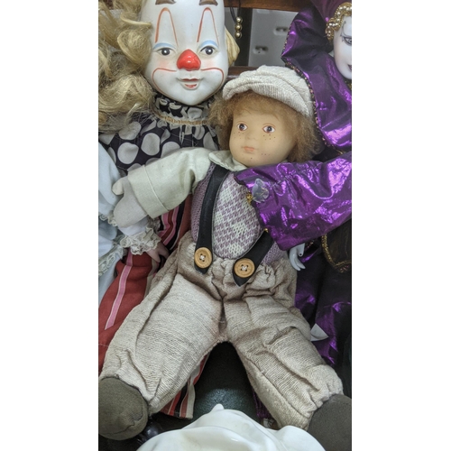 586 - A mixed lot to include Royal Doulton 'My Love' figurine together with five vintage dolls to include ... 