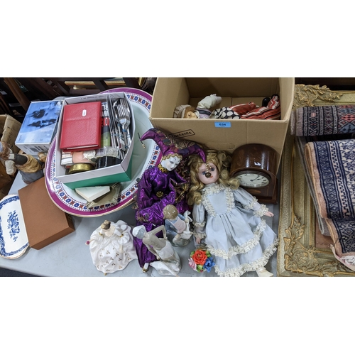 634 - A mixed lot to include Middle Eastern rugs, mantle clock, Doulton figure, dolls and other items Loca... 