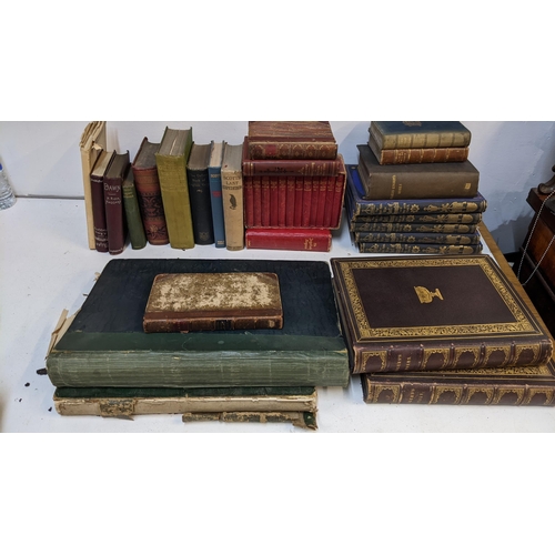 276 - Books to include Earl of Beaconsfield and his titles in five volumes, Rogers Poems and others
Locati... 