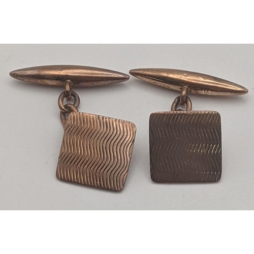 141 - A pair of 9ct Rose gold cufflinks in a fitted case 4.3g
Location: CAB 1
If there is no condition rep... 