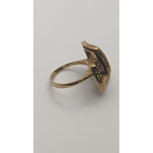 149 - **THIS LOT HAS BEEN WITHDRAWN** 9ct gold interlocking unusual design ring size G, 4.3g Location: RIN... 