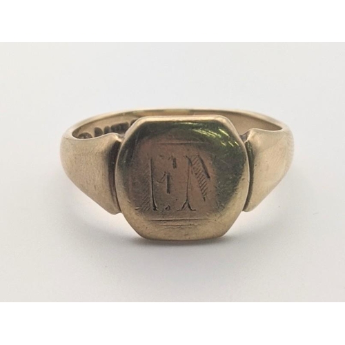 158 - A 9ct gold gent's signet ring size V, 5.2g Location: RING
If there is no condition report shown, ple... 
