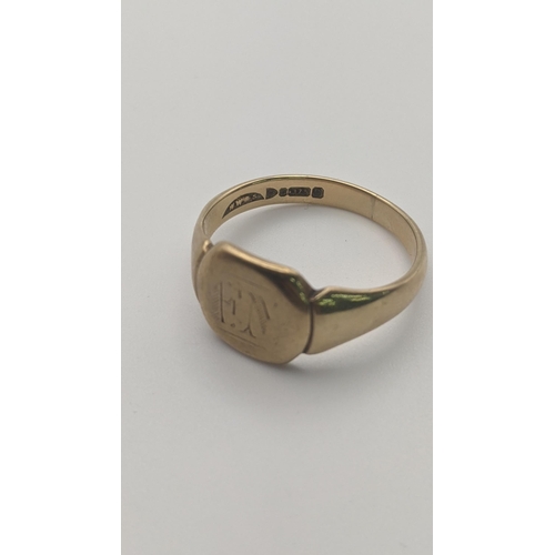 158 - A 9ct gold gent's signet ring size V, 5.2g Location: RING
If there is no condition report shown, ple... 