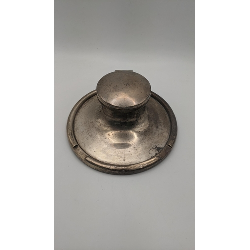 182 - A silver inkwell hallmarked Birmingham 1931 Location:A3B
If there is no condition report shown, plea... 