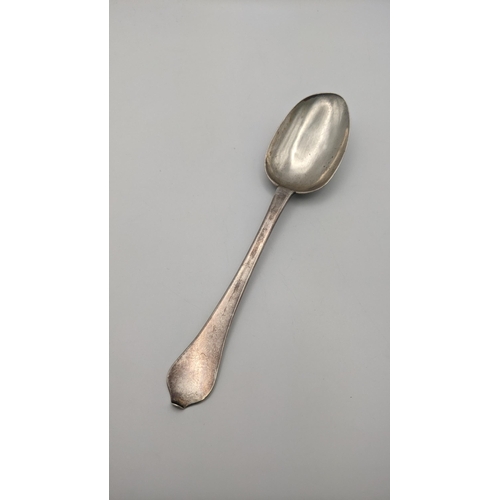 195 - A Georgian table spoon, having WW engraved to the terminal 58.2g
Location:STAIRS
If there is no cond... 