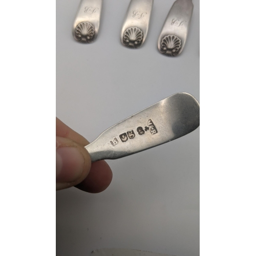 231 - A set of six fiddle pattern teaspoons total weight 92g
Location:A3B
If there is no condition report ... 