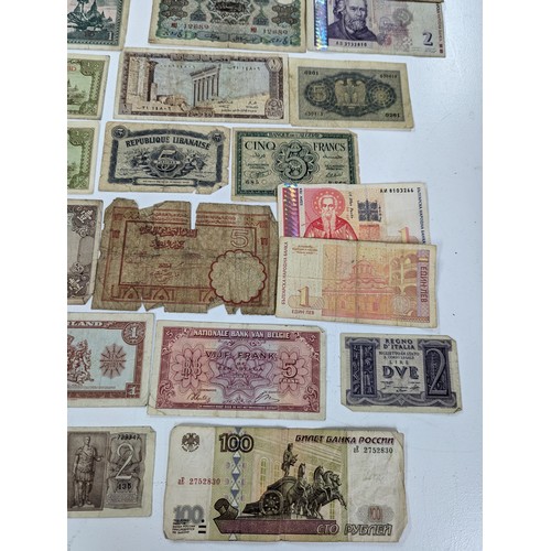 112 - World Banknotes - A very large collection of early - late 20th Century Banknotes to include, George ... 