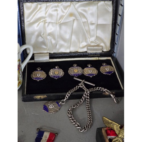 407 - A mixed lot of interest to include a cased set of 5 silver school medals and chain, a piece of cloth... 