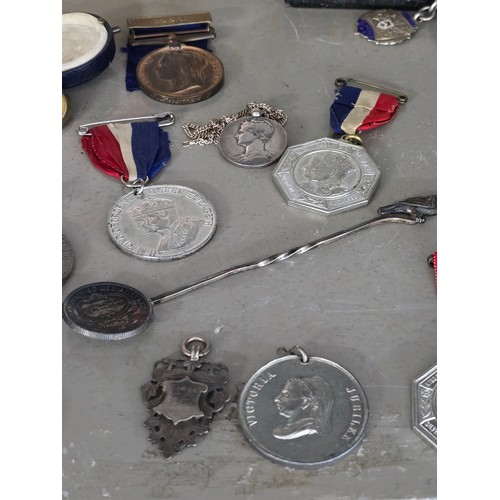 407 - A mixed lot of interest to include a cased set of 5 silver school medals and chain, a piece of cloth... 