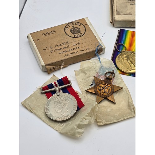 408 - British WWI / WWII Medals to include WWII Victory and War medals, along with WWII examples together ... 