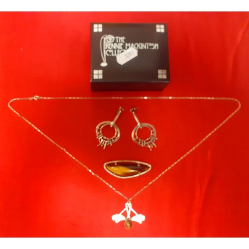 81 - A small group of modern costume jewellery to include a Rennie Mackintosh Collection silver and tiger... 