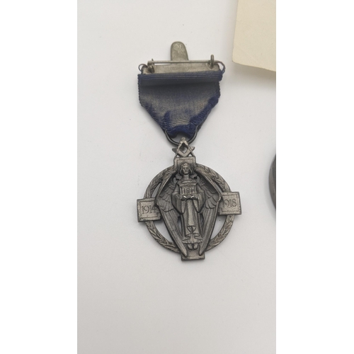 235 - A mixed lot to include a WWI silver Masonic million memorial Hallstone jewel, together with a Freedo... 