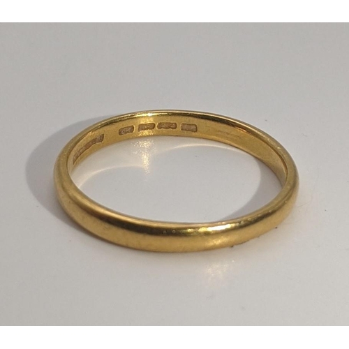 246 - A 22ct gold wedding band size S 1/2, 3.6g Location:CAB2
If there is no condition report shown, pleas... 